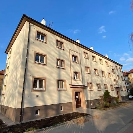 Apartman Visnovka Lägenhet Pardubice Exteriör bild